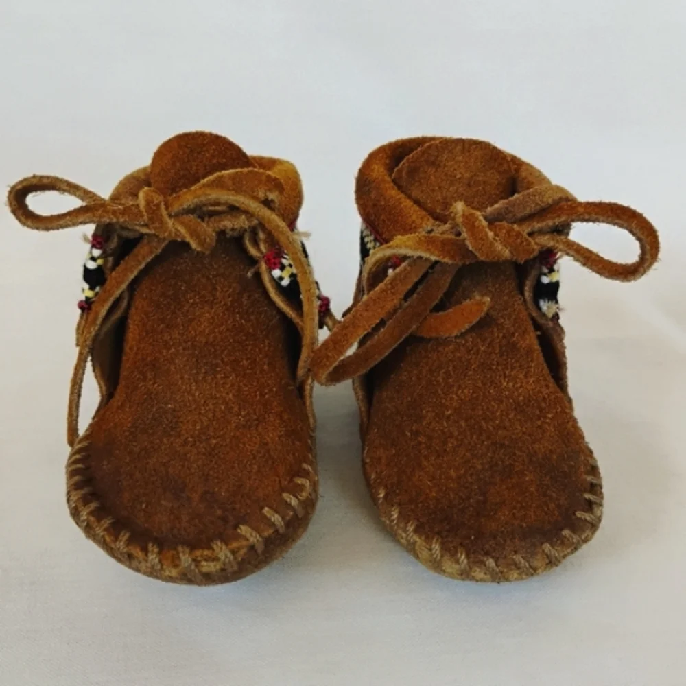 MinneTonka Braid Bootie Babys & Infants Brown Suede Kids Moccasins Padded Insole